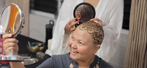 A beautiful henna bride with flowers