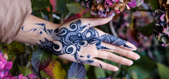 A beautiful henna bride with flowers